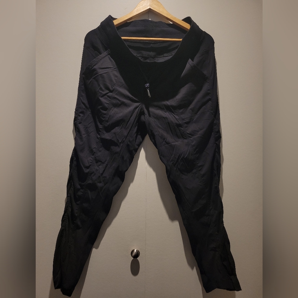 Lululemon Athletica Black Ankle Cropped Pants